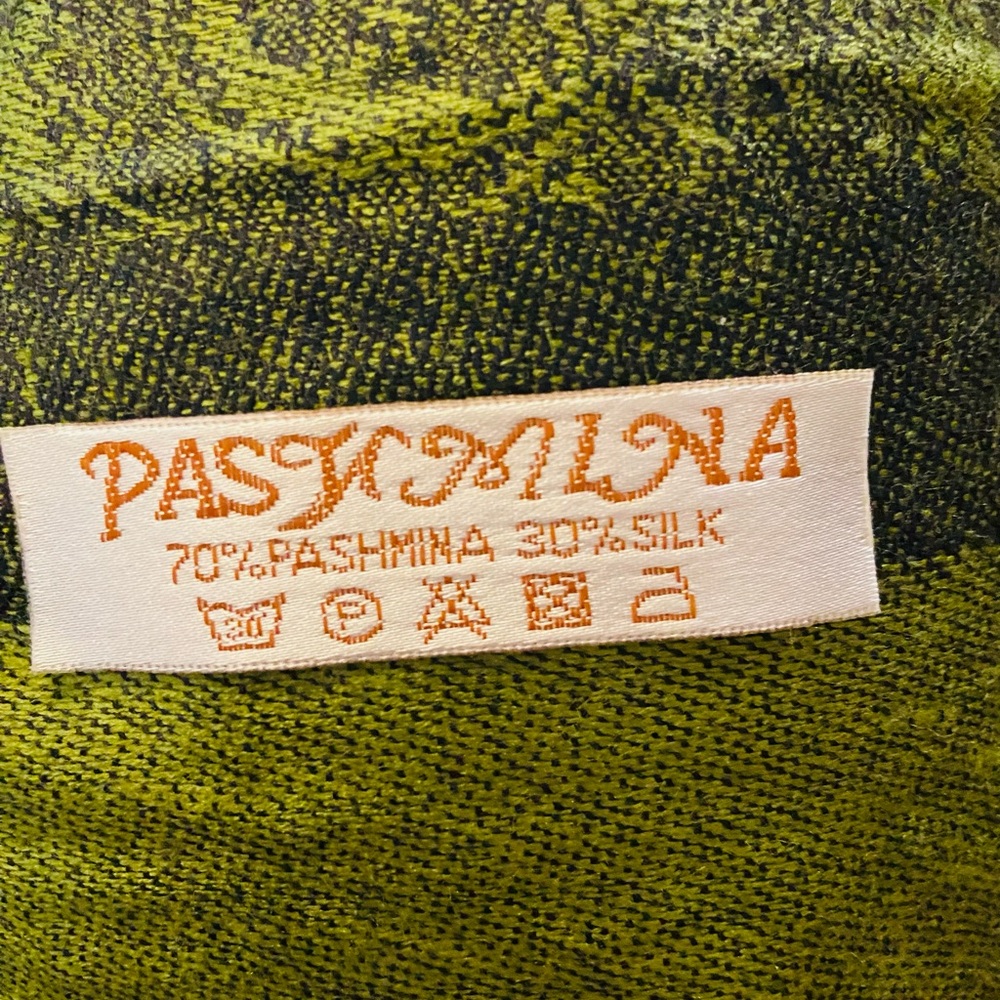 Pashmina Elegant Green Paisley  NWOT - Picture 7 of 7